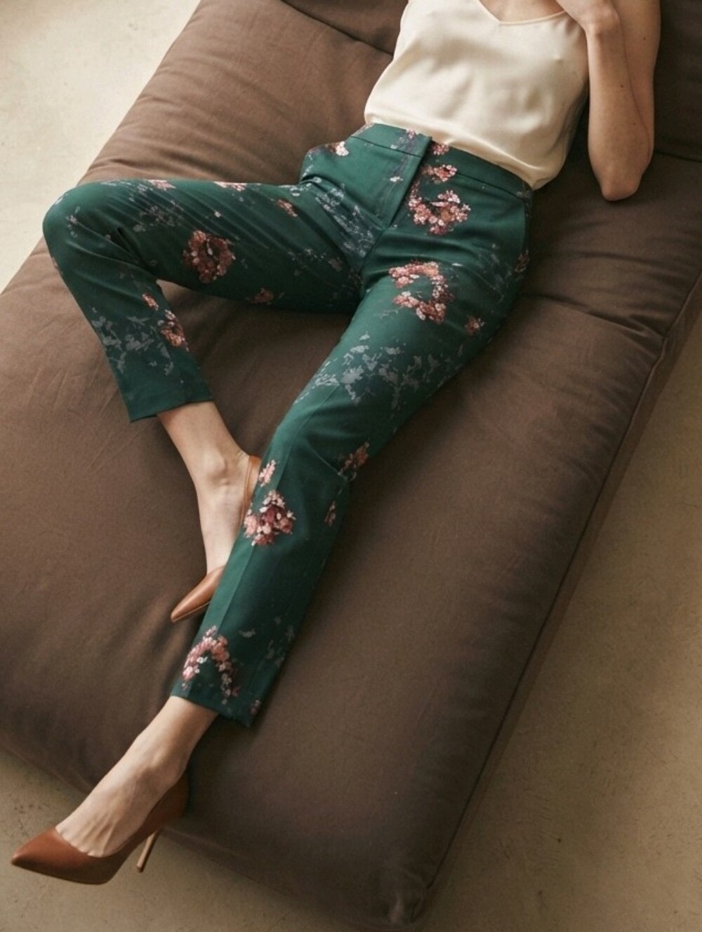 Women's CAROLINA BELLE Forest Emerald Green Floral Trousers Size 8 OfficeSiren